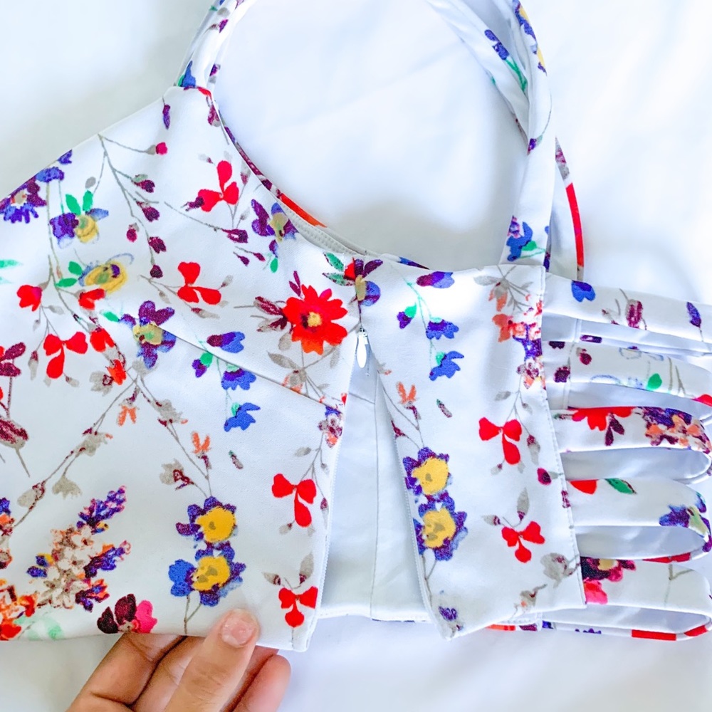 Express Floral White Crop Tank Top - Picture 3 of 6